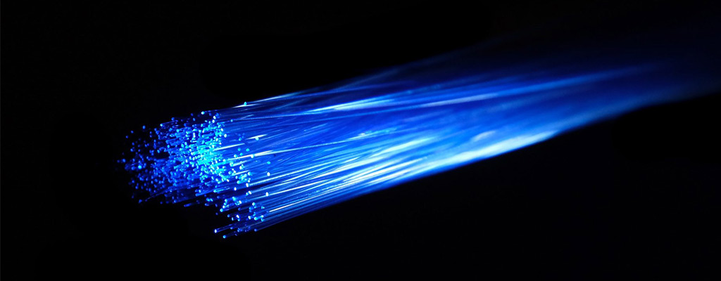 کابل فیبر نوری چگونه کار می کند؟