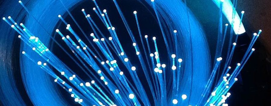 در فیبر نوری منظور از هسته چیست ؟